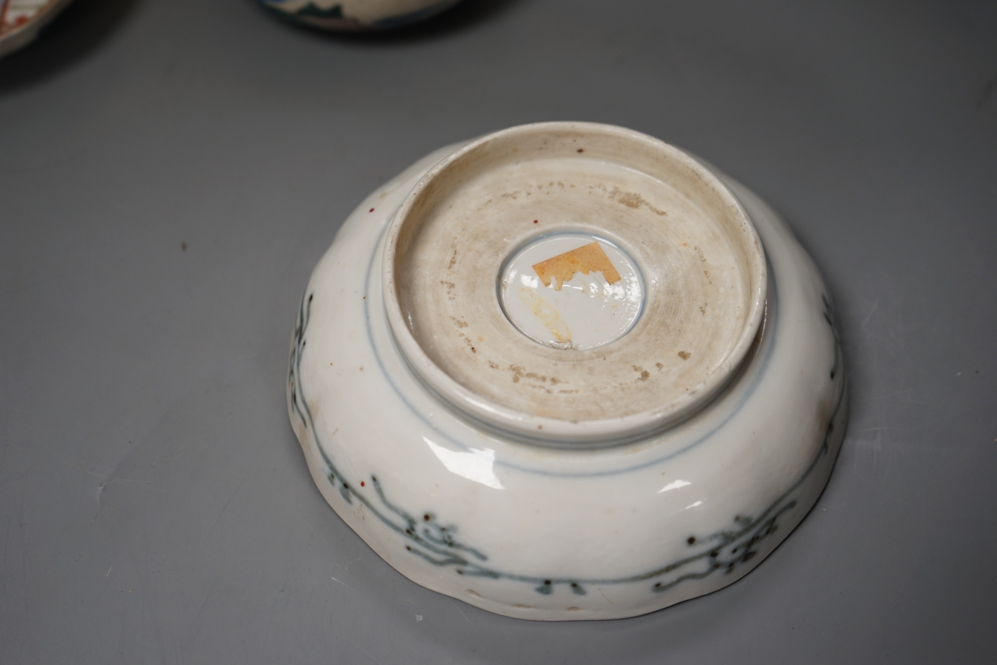 A 20th century Chinese jar and Japanese cearmics, 24cm